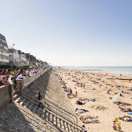 Lumineux A Cabourg, 4 Personnes, Au Coeur De La - Fr-1-788-70 Daire *