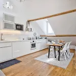 Lumineux A Cabourg, 4 Personnes, Au Coeur De La - Fr-1-788-70 Cabourg